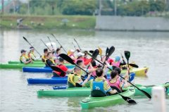 是解锁萌宠社交、体验前沿新车
